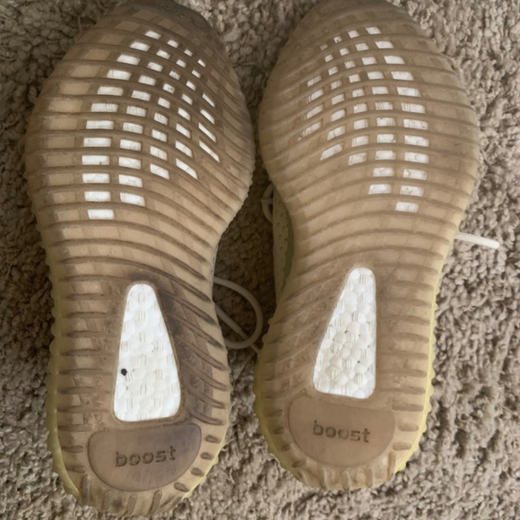 Yeezy Boost 350 v2.  Size 7.5 Mens - Picture 3 of 4